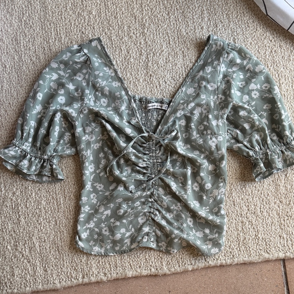 Abercrombie & Fitch Sage Green Floral Ruching Tie-Front Blouse